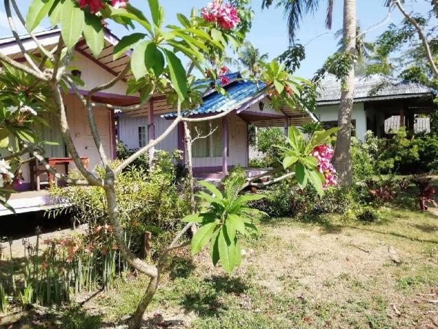 Phangan Island Baan Tai Exterior photo